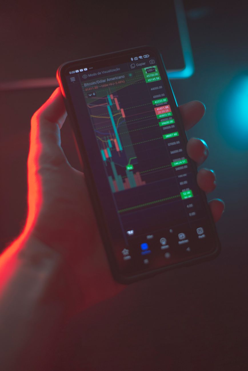 HELVE BANK アプリの UI デザイン